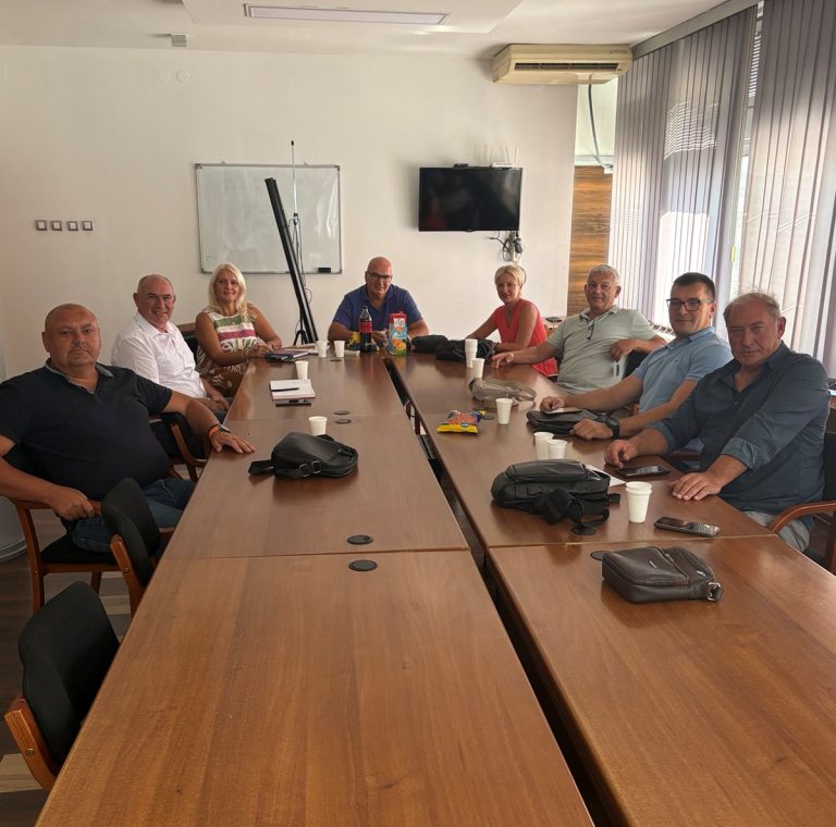 САСТАНАК ПРЕДСТАВНИКА СИНДИКАТА И УДРУЖЕЊА МОНТЕРА 