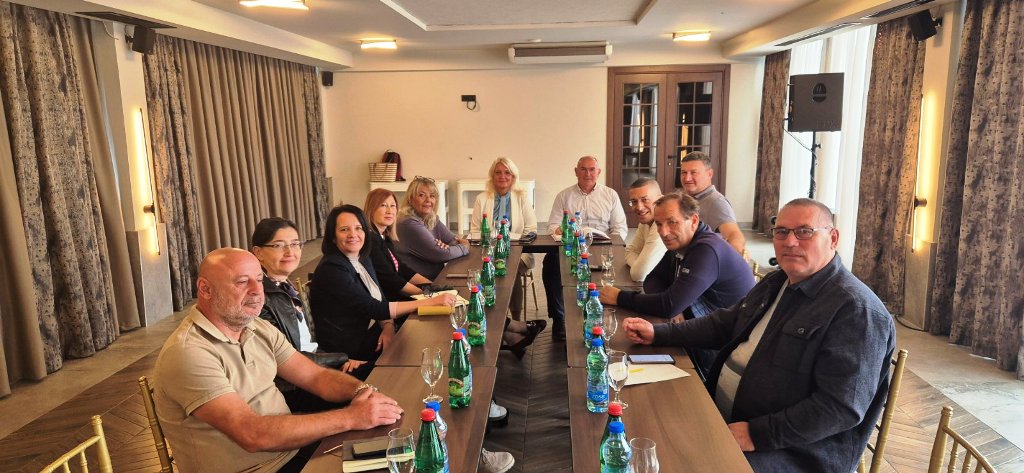САСТАНАК ПРЕДСТАВНИКА СИНДИКАТА И УДРУЖЕЊА МОНТЕРА 